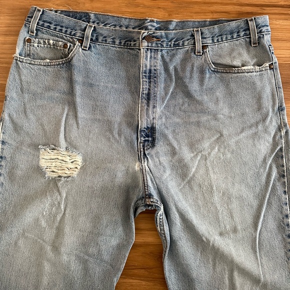 Vintage Levi’s Brown Tab 540 Relaxed Fit Distressed Denim Blue Jeans 44 x 30 - Picture 2 of 4